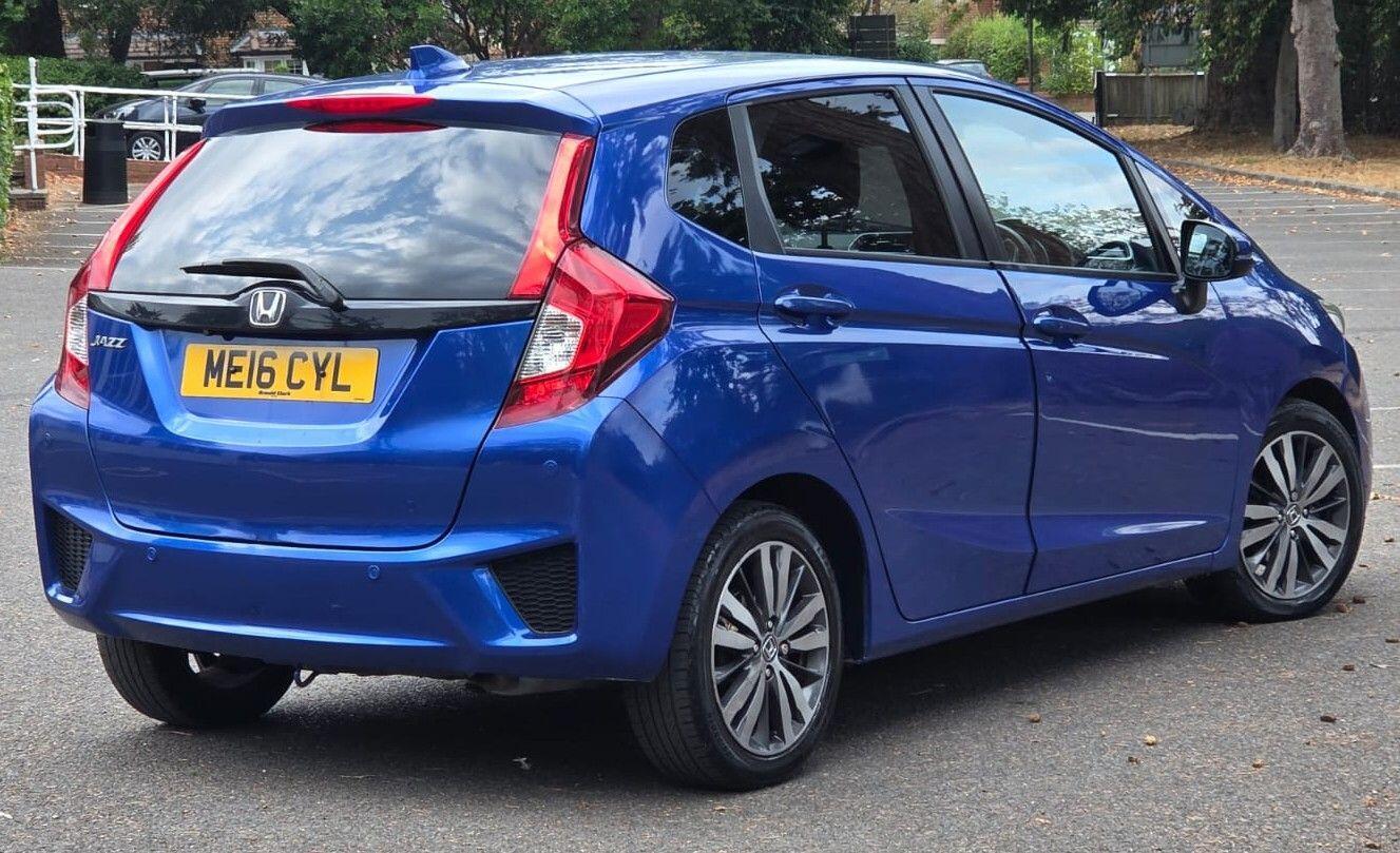 2016 Honda Jazz — photo 25